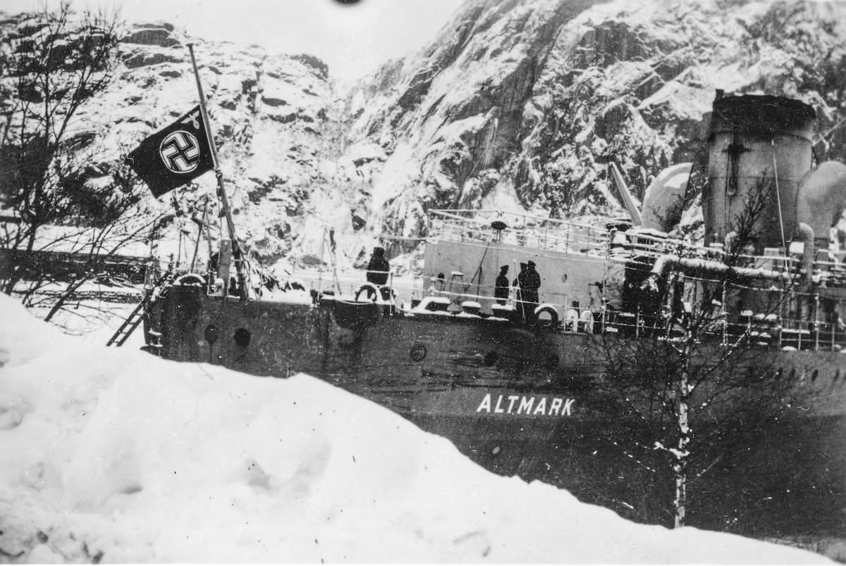 Krigsskipet Altmark på grunn i Jøssingfjorden 16. februar 1940.