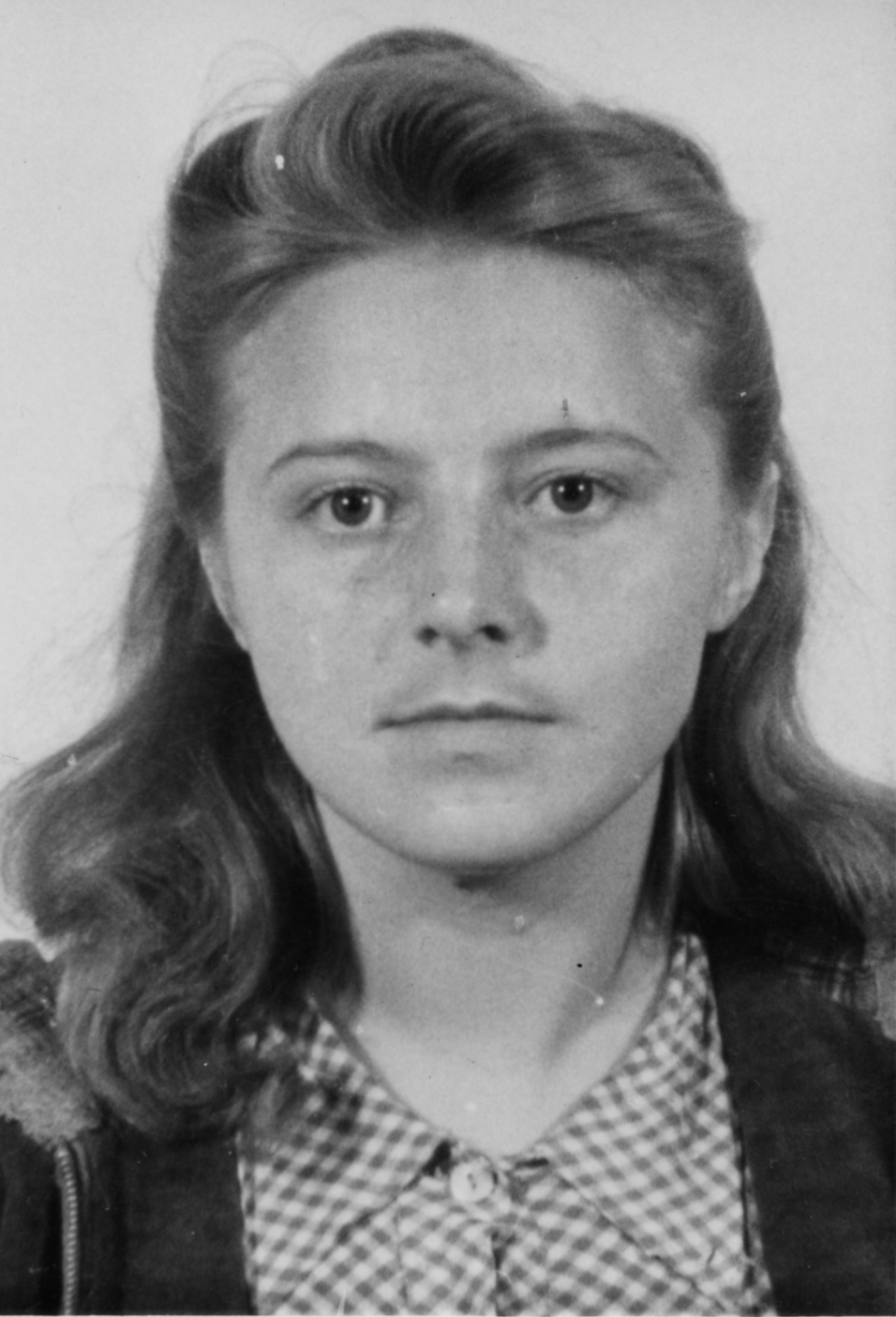 Gunnlaug Julie Dundas, medlem av Rinnanbanden, fotografi tatt i forbindelse med rettsaken.