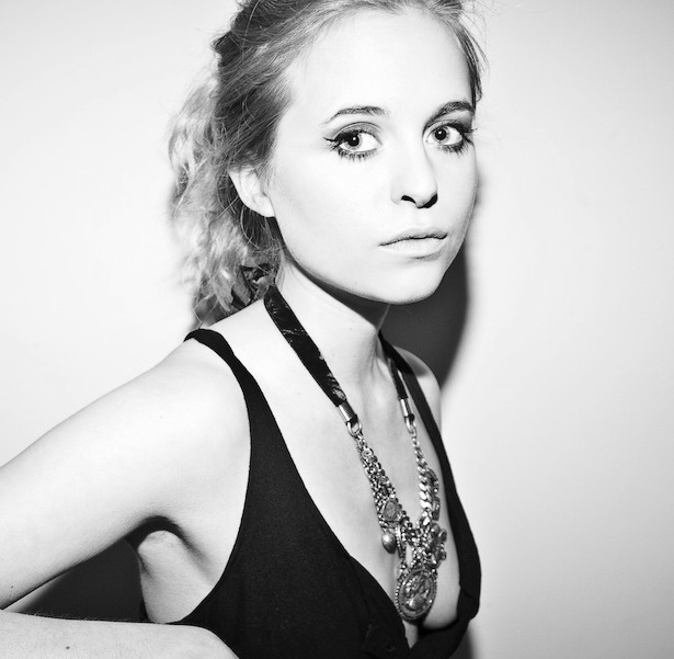 Bilde 2 av Kyla La Grange