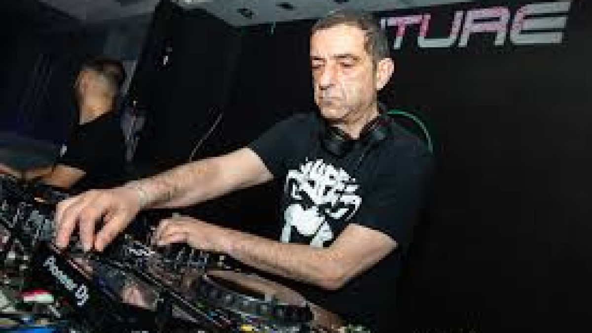 Listeutsnitt for DJ Hype